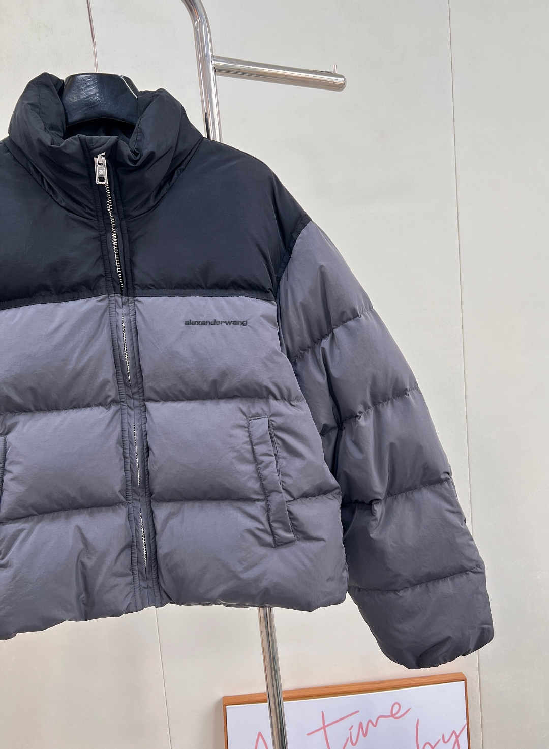 🆕Alexander wang2025新款拼色长方压纹立领羽绒服，定制YB进口再生尼龙材质，白鸭绒填充内