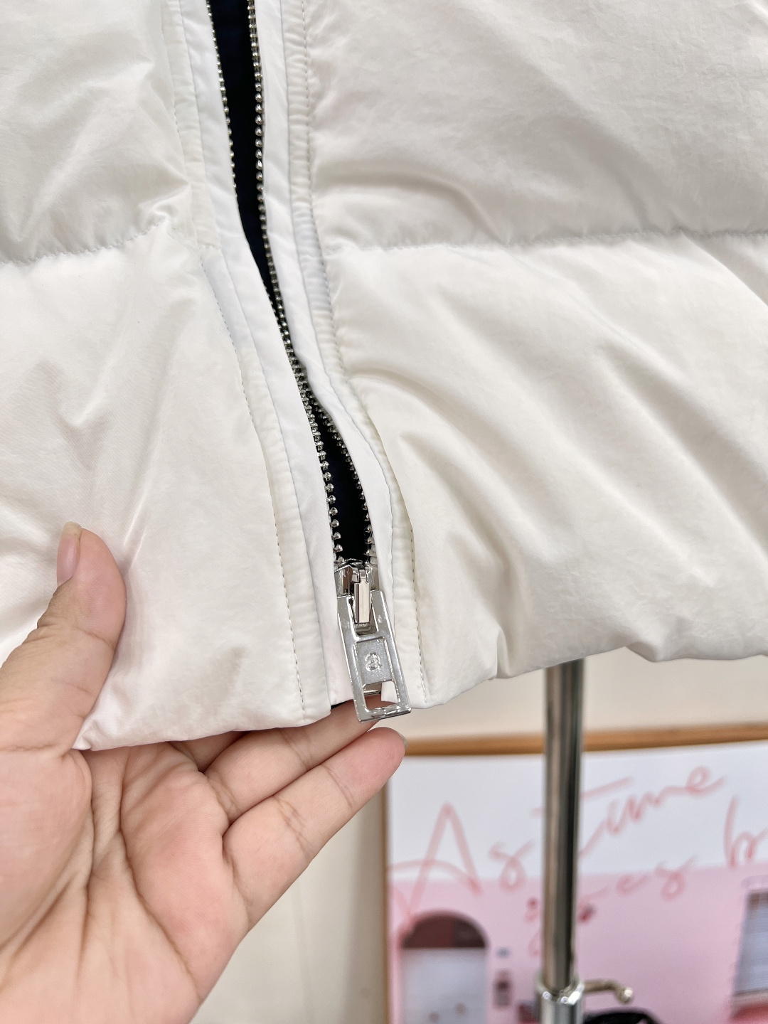 🆕Alexander wang2025新款拼色长方压纹立领羽绒服，定制YB进口再生尼龙材质，白鸭绒填充内