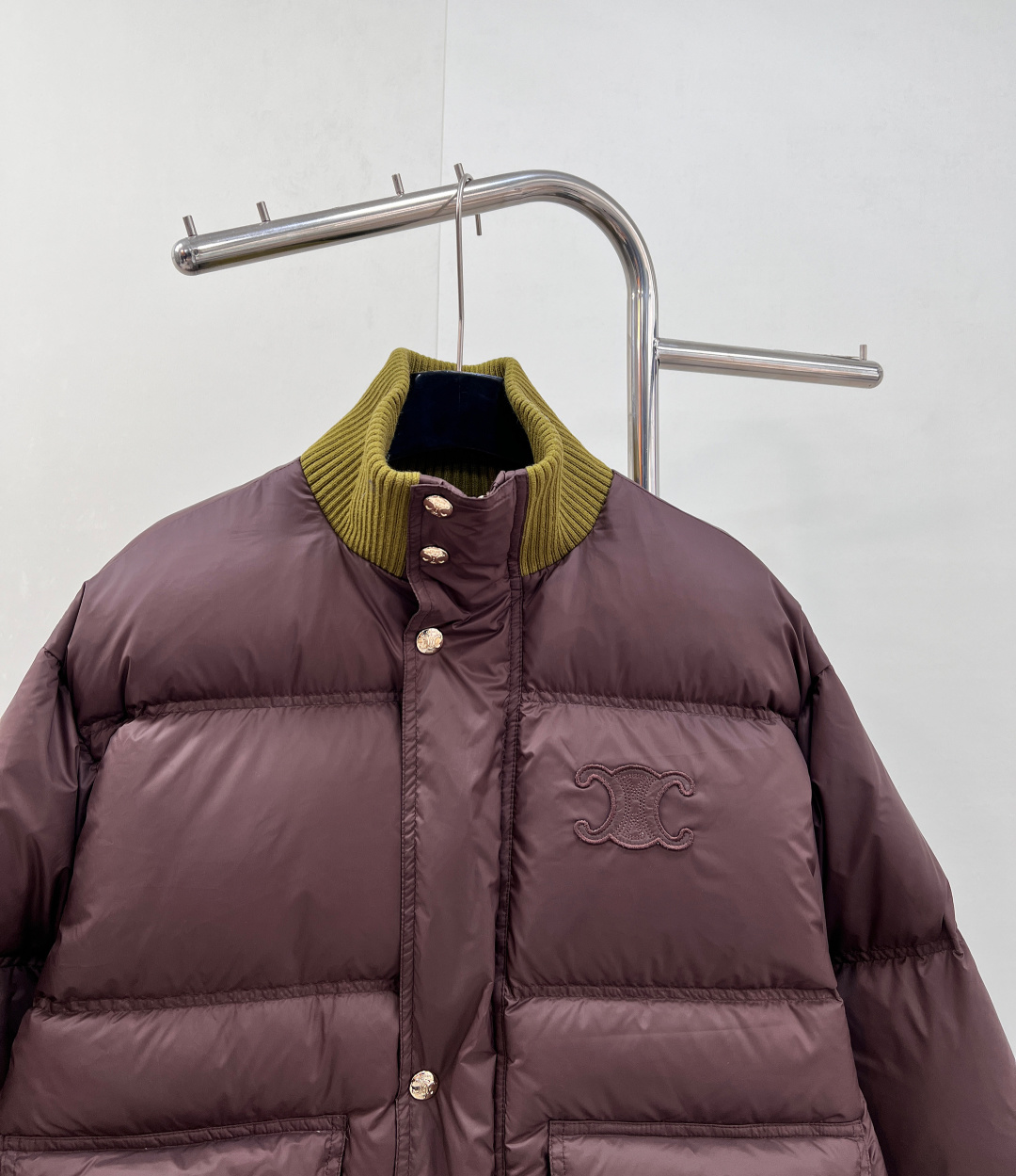 🆕Celine2025新款立领羽绒棉服，定制YB防风防水尼龙材质，羽绒棉填充内里，整件轻盈保暖 领边针织