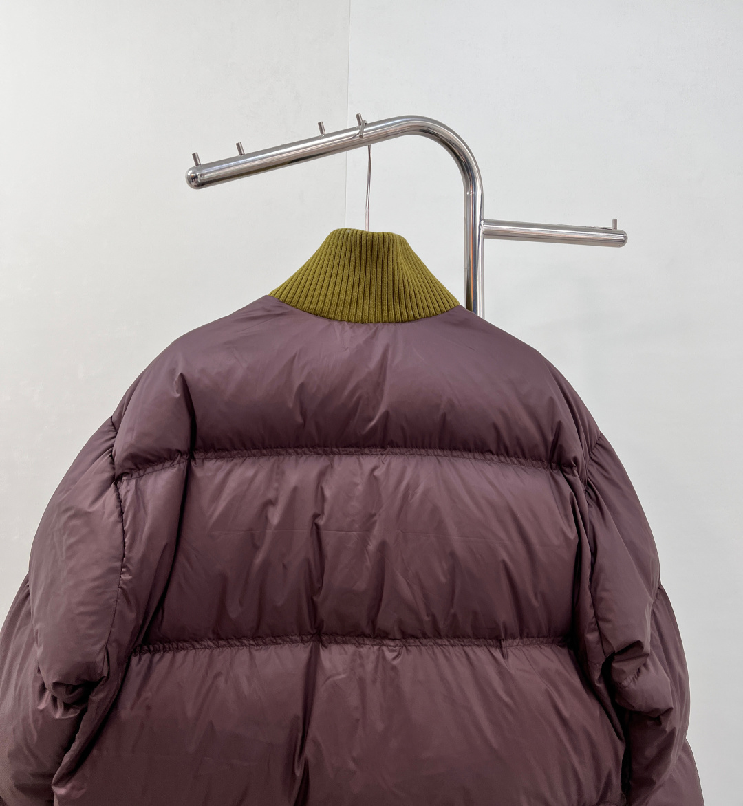 🆕Celine2025新款立领羽绒棉服，定制YB防风防水尼龙材质，羽绒棉填充内里，整件轻盈保暖 领边针织