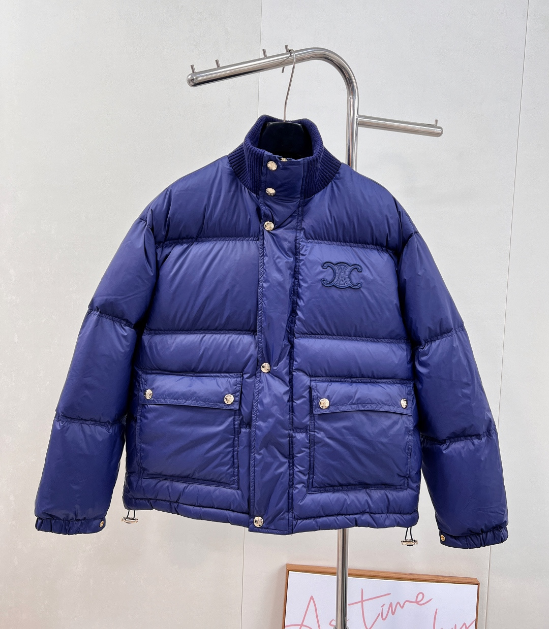 🆕Celine2025新款立领羽绒棉服，定制YB防风防水尼龙材质，羽绒棉填充内里，整件轻盈保暖 领边针织