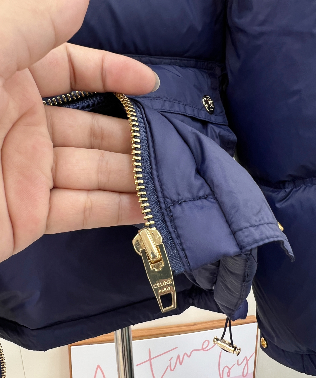 🆕Celine2025新款立领羽绒棉服，定制YB防风防水尼龙材质，羽绒棉填充内里，整件轻盈保暖 领边针织