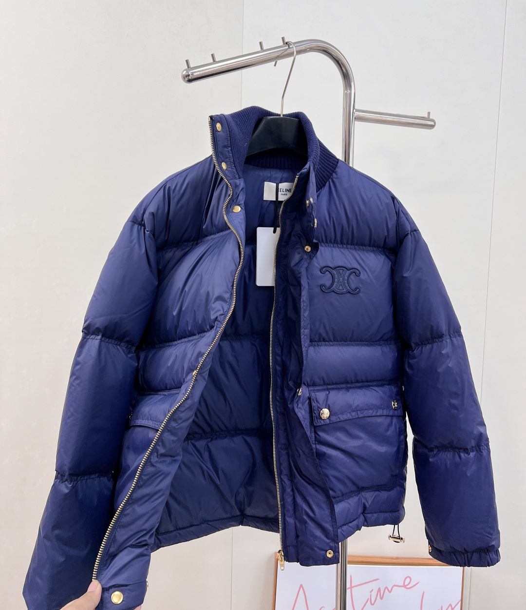 🆕Celine2025新款立领羽绒棉服，定制YB防风防水尼龙材质，羽绒棉填充内里，整件轻盈保暖 领边针织