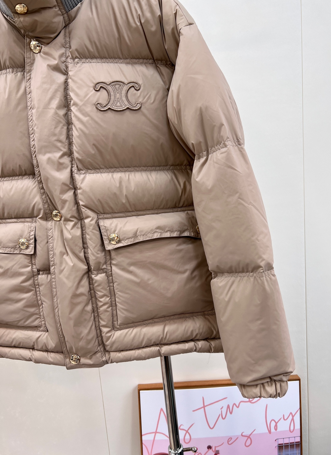 🆕Celine2025新款立领羽绒棉服，定制YB防风防水尼龙材质，羽绒棉填充内里，整件轻盈保暖 领边针织