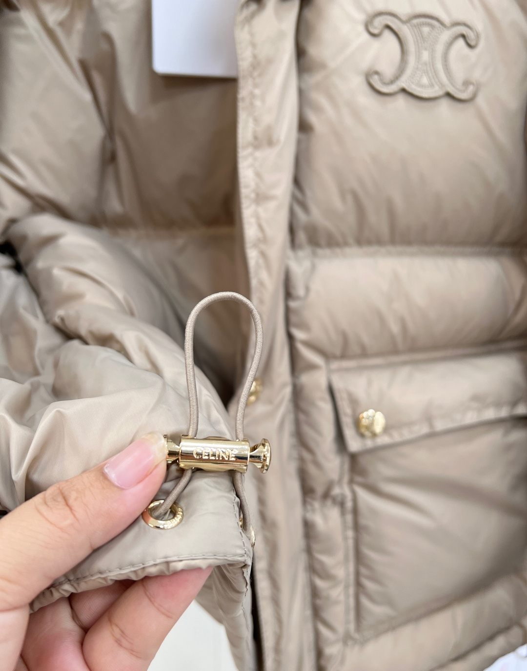 🆕Celine2025新款立领羽绒棉服，定制YB防风防水尼龙材质，羽绒棉填充内里，整件轻盈保暖 领边针织