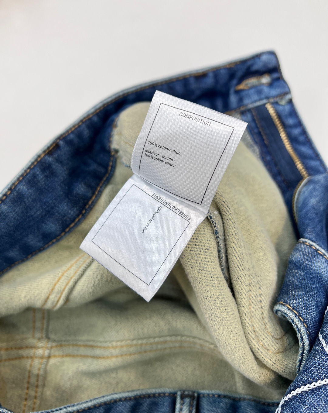 🆕CHANEL新款小香风-冬季抓毛加绒直筒牛仔裤👖秋冬必备系列，采用原色酵母复古怀旧水洗工艺精选进口牛仔