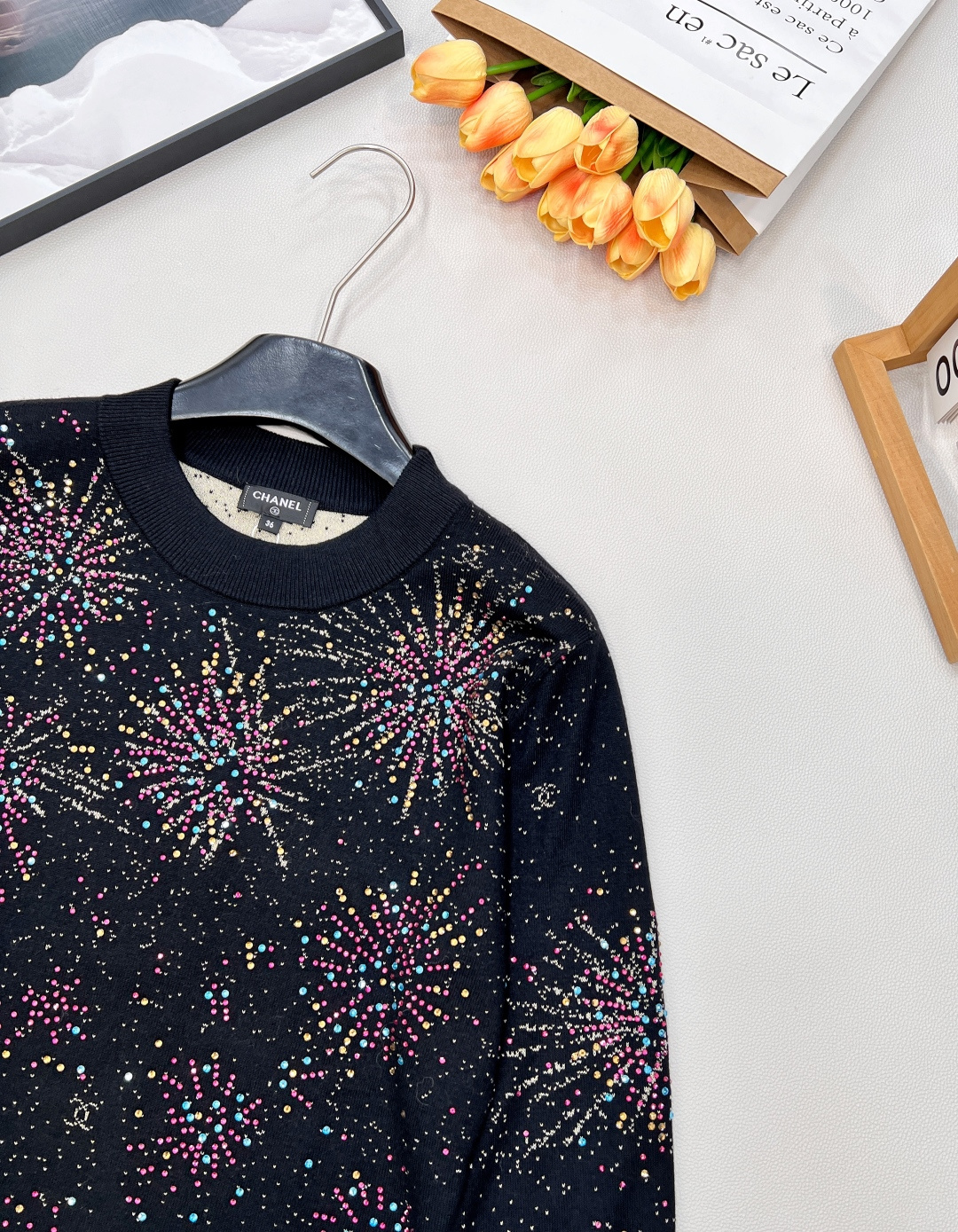 🆕Chanel2025新款圆领烫钻提花针织上衣，定制YB羊绒纱线织造，双层纱线厚度适中，适合秋冬，舒适好