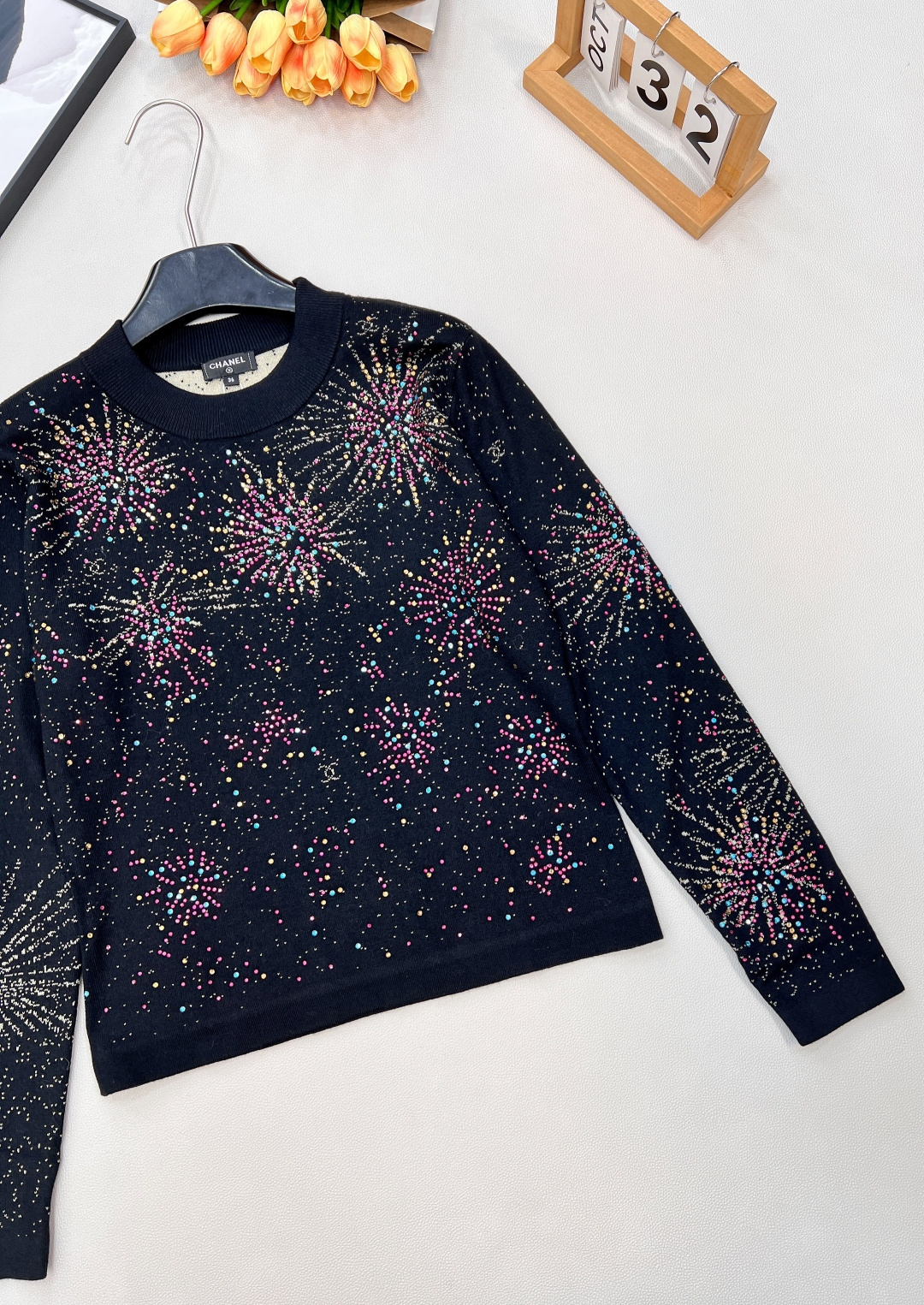 🆕Chanel2025新款圆领烫钻提花针织上衣，定制YB羊绒纱线织造，双层纱线厚度适中，适合秋冬，舒适好