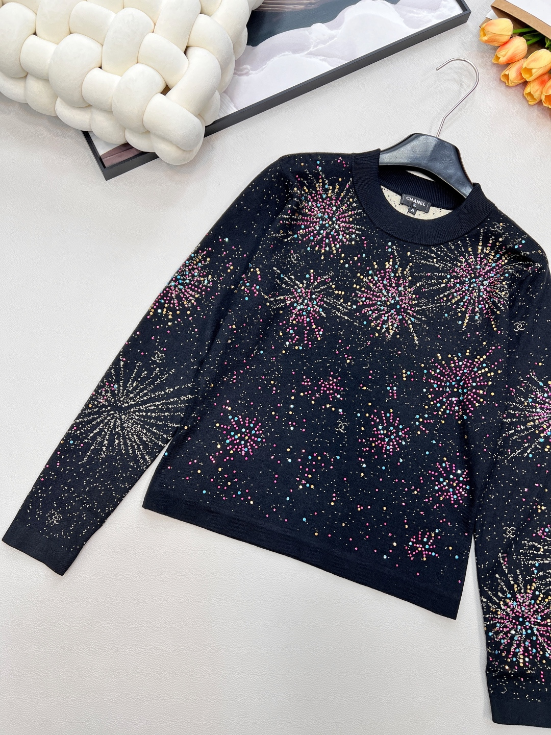 🆕Chanel2025新款圆领烫钻提花针织上衣，定制YB羊绒纱线织造，双层纱线厚度适中，适合秋冬，舒适好