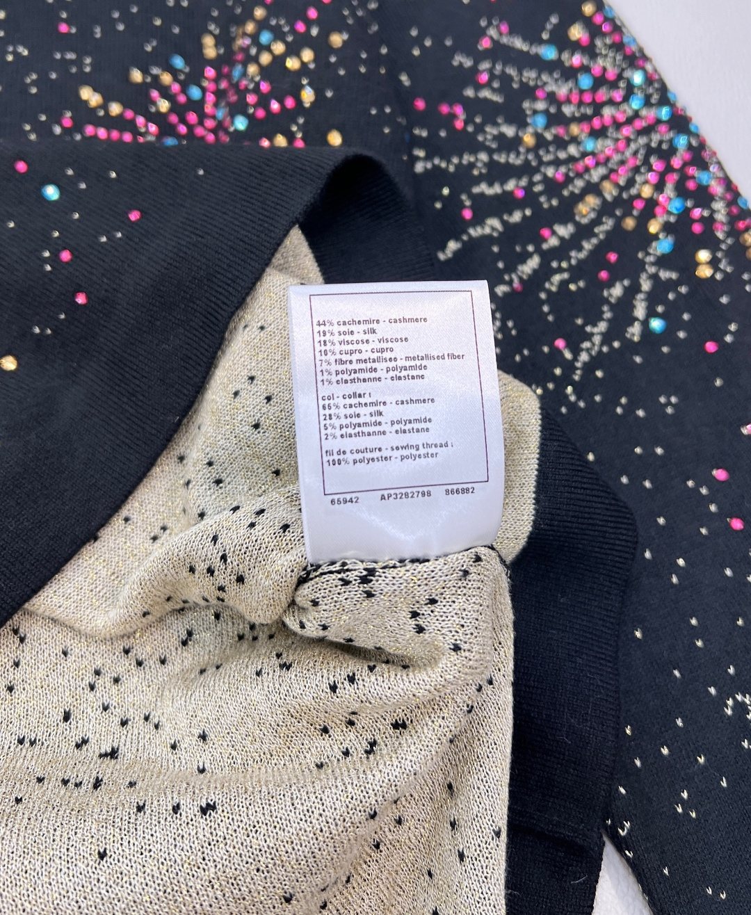 🆕Chanel2025新款圆领烫钻提花针织上衣，定制YB羊绒纱线织造，双层纱线厚度适中，适合秋冬，舒适好