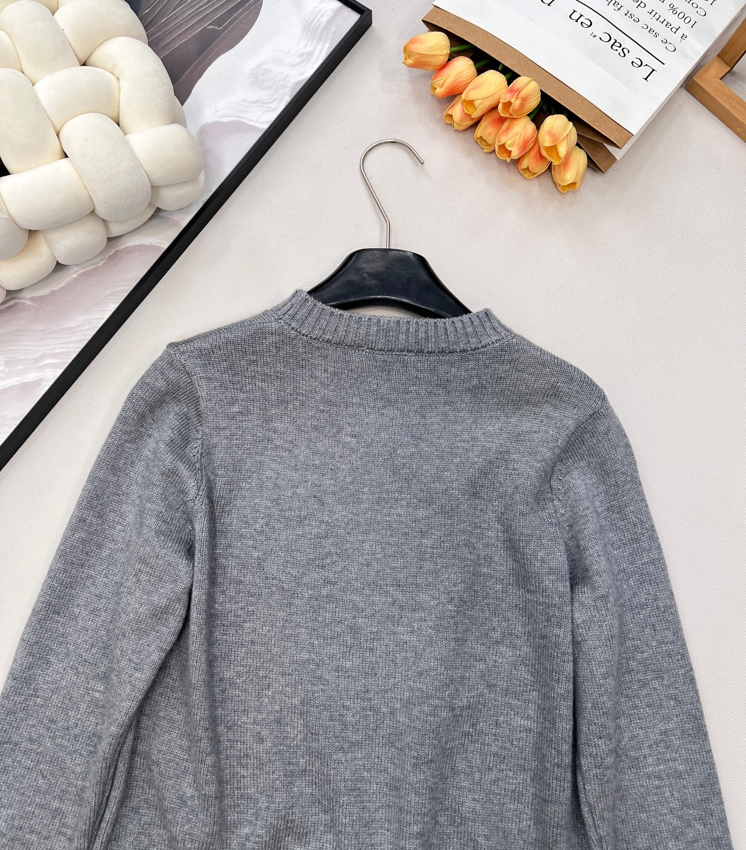 🆕Prada2025新款字母提花徽标宽松套头毛衣，定制YB羊绒羊毛纱线织造，质感高级，舒适柔软，圆领落肩