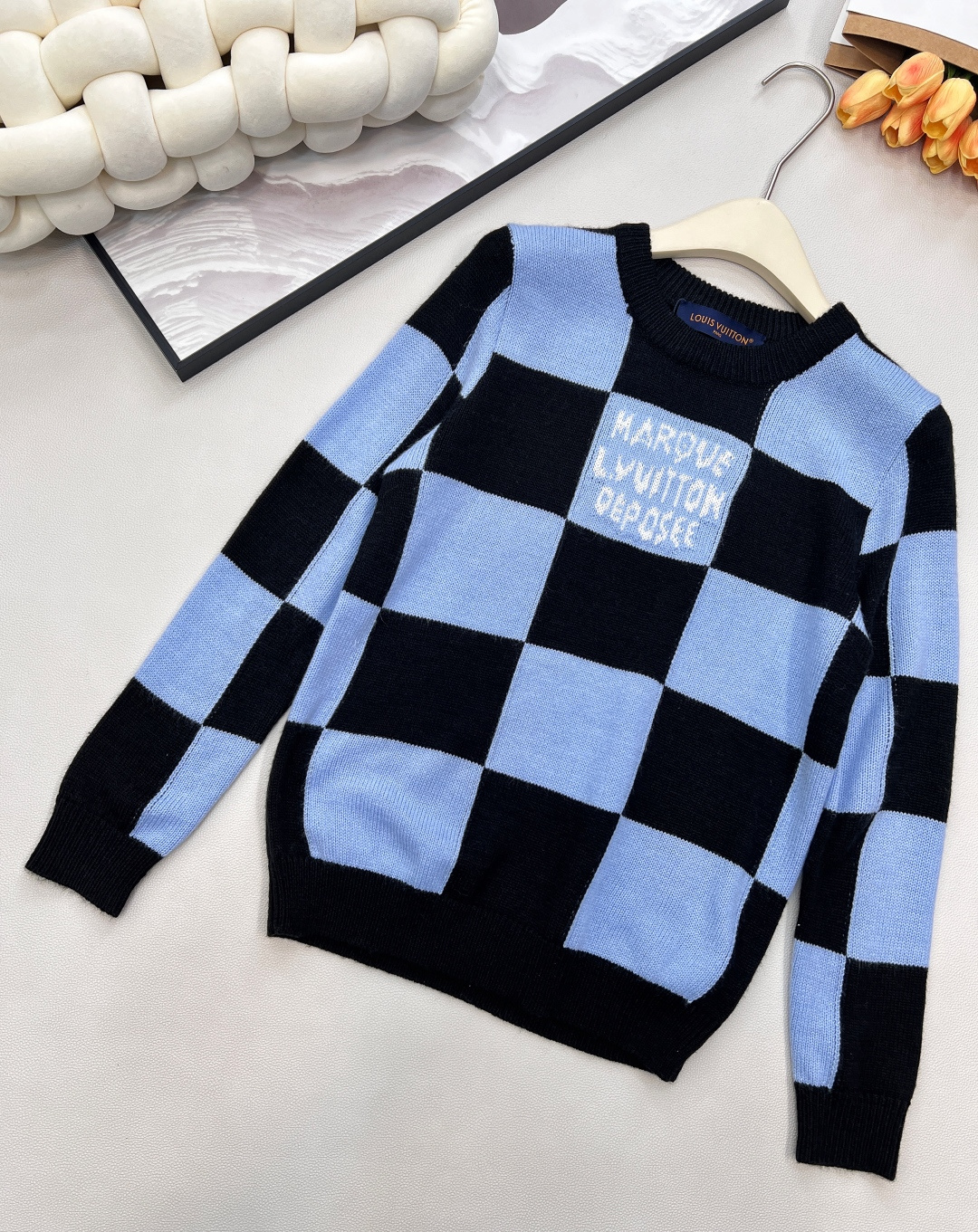🆕LOUIS VUITTON新款棋盘格针织上衣， 个性的撞色棋盘格图案设计简直精致进骨子里了 高级感一下