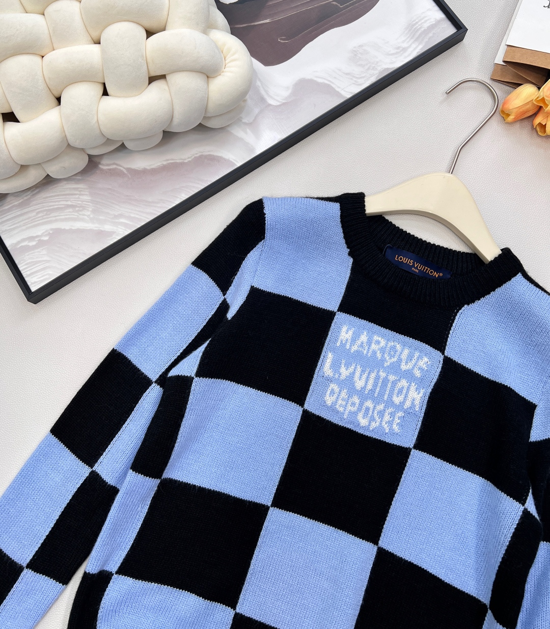 🆕LOUIS VUITTON新款棋盘格针织上衣， 个性的撞色棋盘格图案设计简直精致进骨子里了 高级感一下