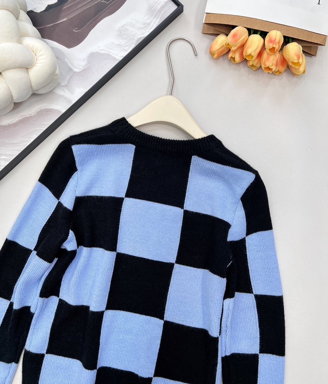 🆕LOUIS VUITTON新款棋盘格针织上衣， 个性的撞色棋盘格图案设计简直精致进骨子里了 高级感一下