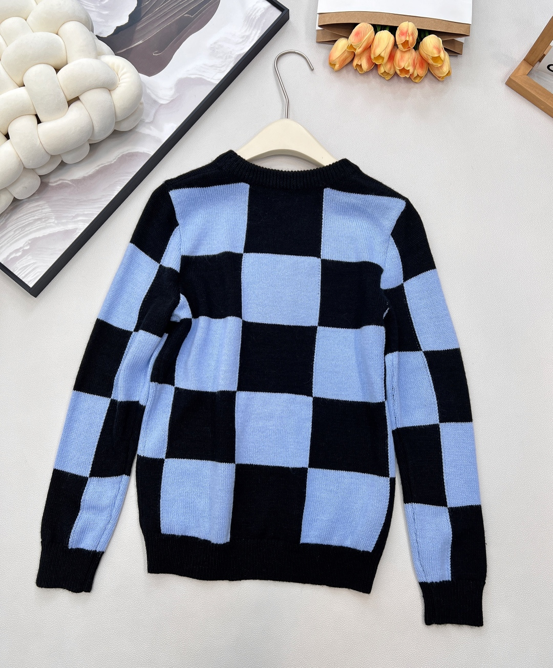 🆕LOUIS VUITTON新款棋盘格针织上衣， 个性的撞色棋盘格图案设计简直精致进骨子里了 高级感一下
