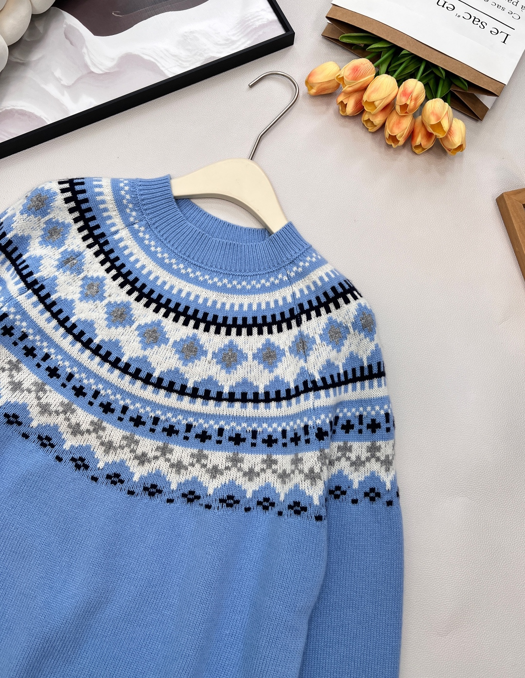 🆕Miumiu2025新款重工钩花圆领套头毛衣，定制YB羊毛针织材质，质感高级，舒适柔软，圆领长袖针织套