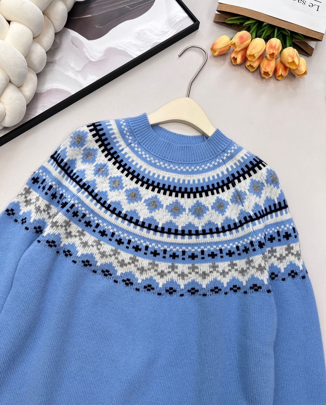 🆕Miumiu2025新款重工钩花圆领套头毛衣，定制YB羊毛针织材质，质感高级，舒适柔软，圆领长袖针织套