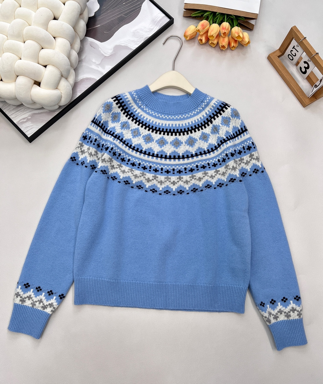 🆕Miumiu2025新款重工钩花圆领套头毛衣，定制YB羊毛针织材质，质感高级，舒适柔软，圆领长袖针织套