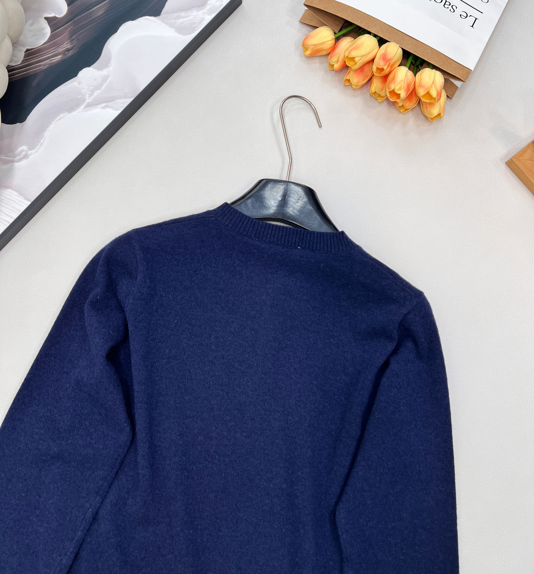 🆕Miumiu2025新款纽扣半开襟针织长袖，定制YB羊毛纱线织造，质感高级，舒适柔软，圆领针织长袖剪裁