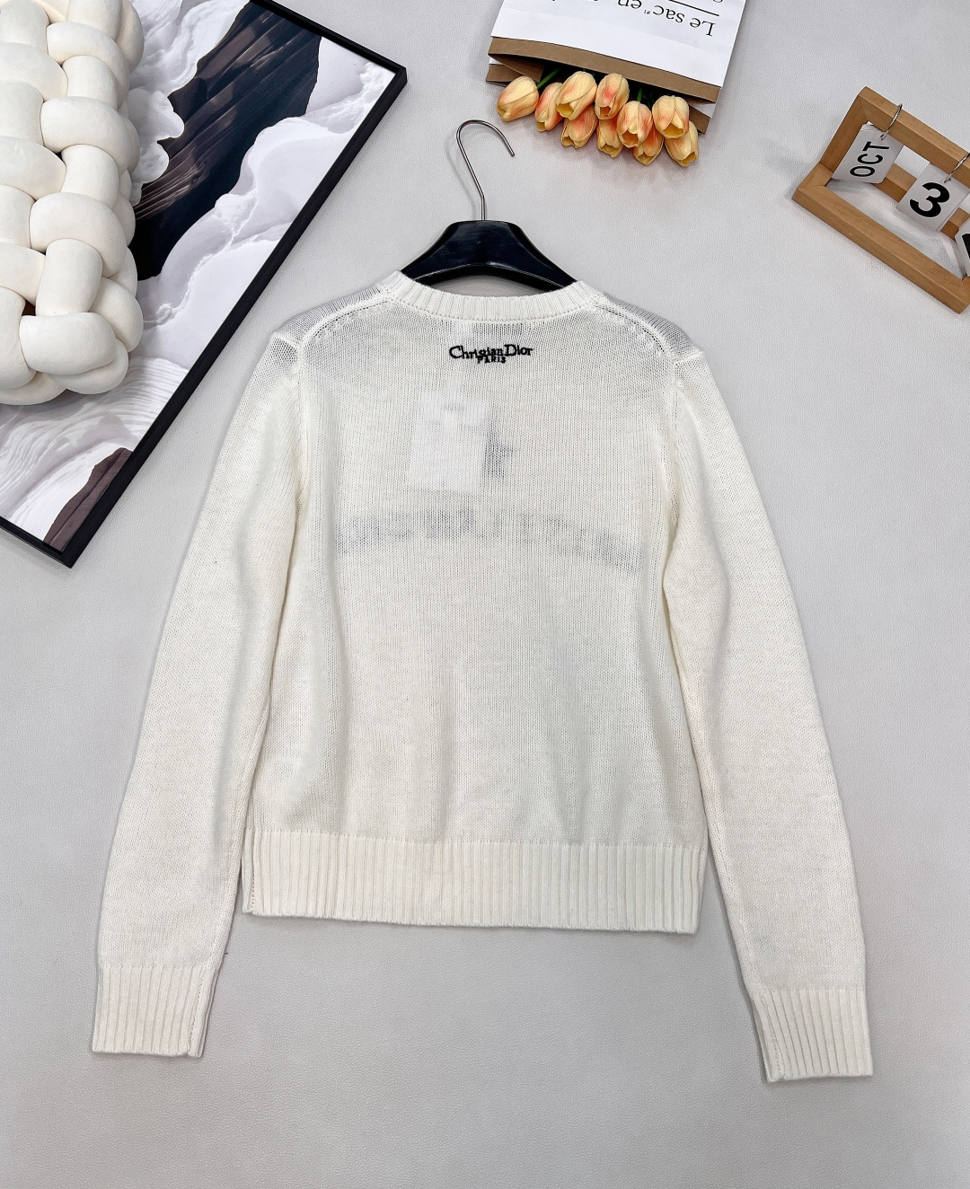 🆕 DIOR 幸运五角星刺绣🪡羊毛针织衫毛衣星光织就的温柔，优雅与浪漫的邂逅以细腻的羊毛羊绒面料与精致的