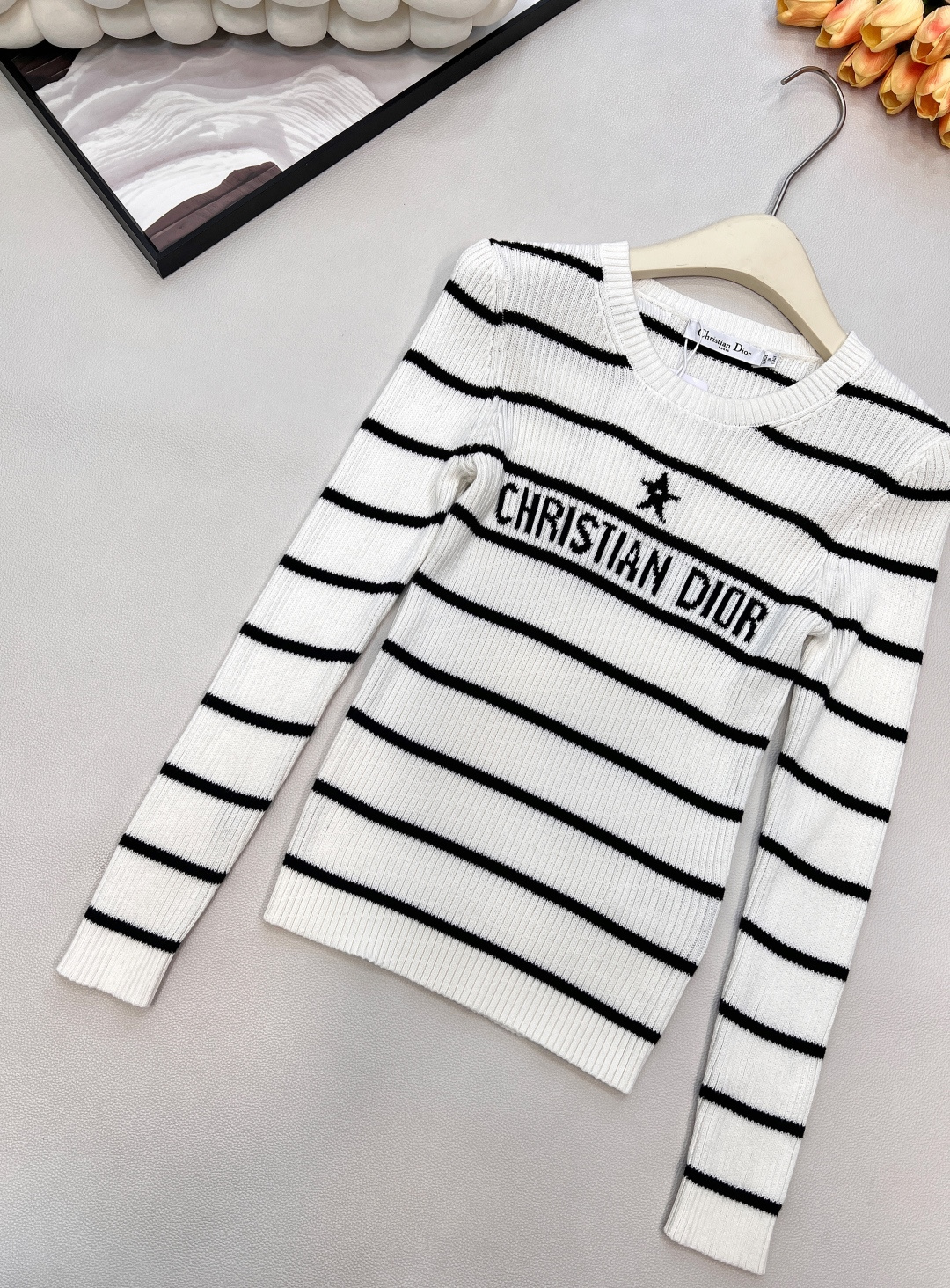 🆕 DIOR 度假⛱️系列条纹针织衫长袖针织衫，缩针弹力比较大，腰部内收，这样比全贴身的更显瘦，满足太多