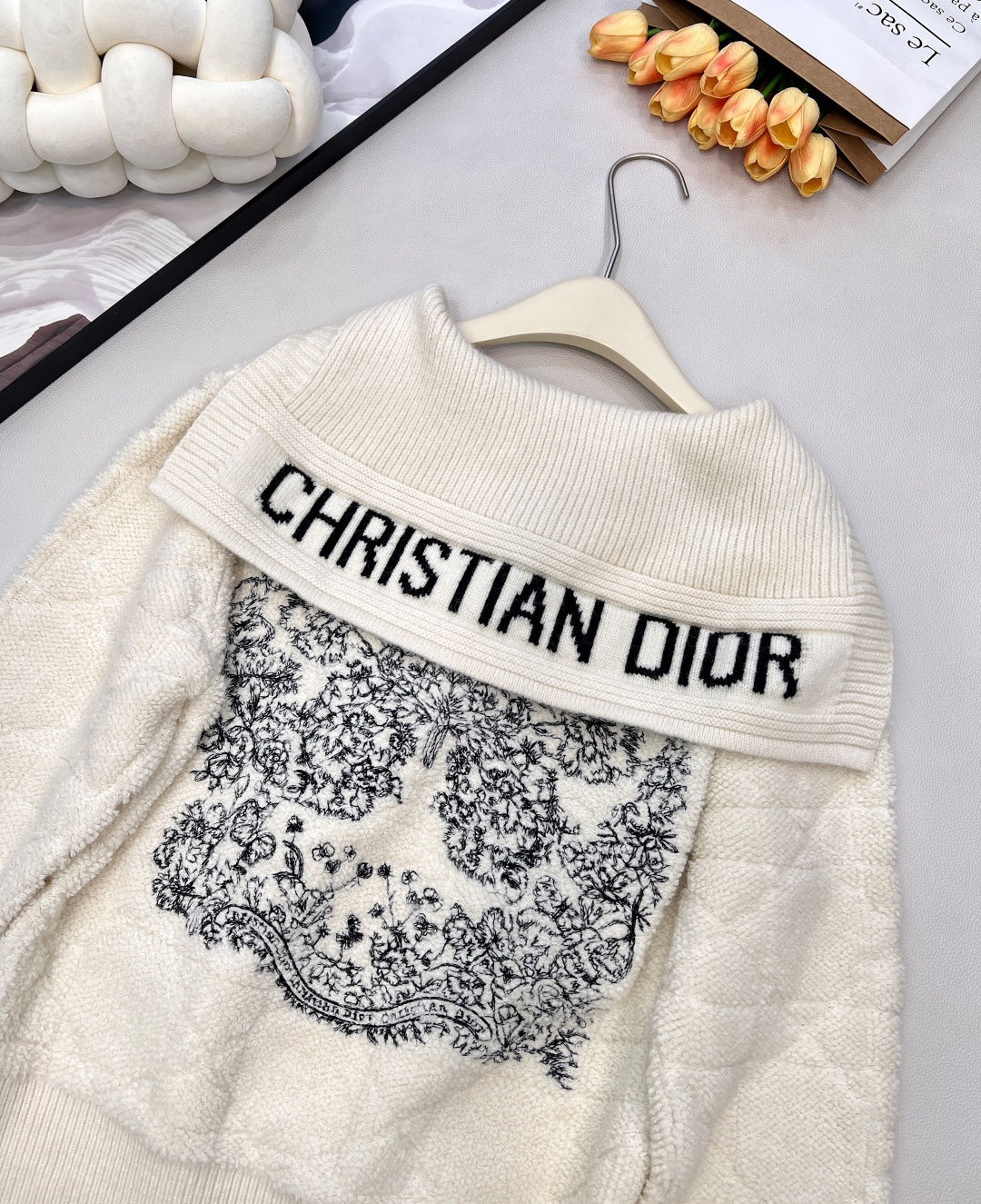 🆕Dior 秋冬新品海军大翻领开衫毛衣超级火爆经典系列来，经典藤条纹纹路清晰 毛绒紧密厚实 宽松廓形 简