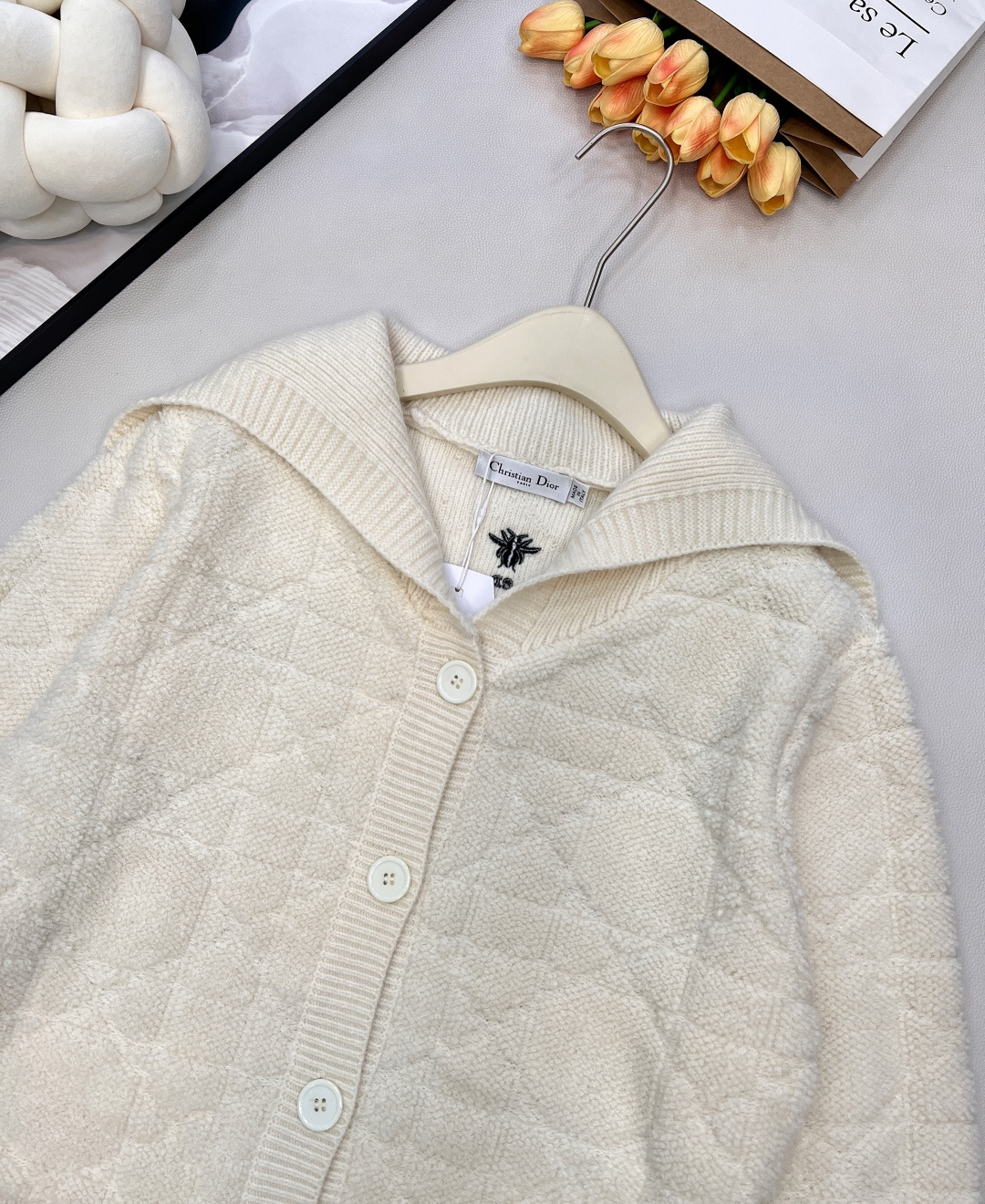 🆕Dior 秋冬新品海军大翻领开衫毛衣超级火爆经典系列来，经典藤条纹纹路清晰 毛绒紧密厚实 宽松廓形 简