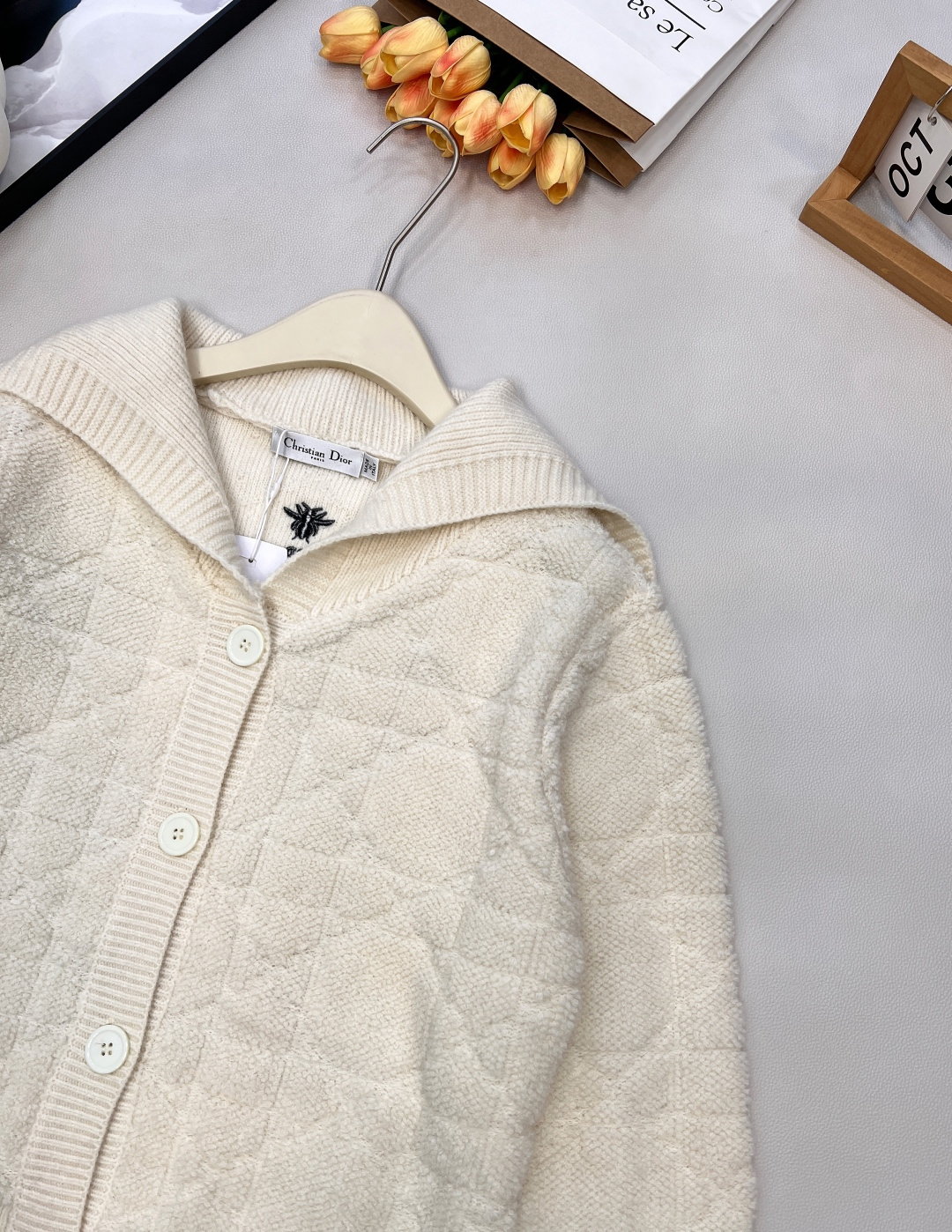 🆕Dior 秋冬新品海军大翻领开衫毛衣超级火爆经典系列来，经典藤条纹纹路清晰 毛绒紧密厚实 宽松廓形 简