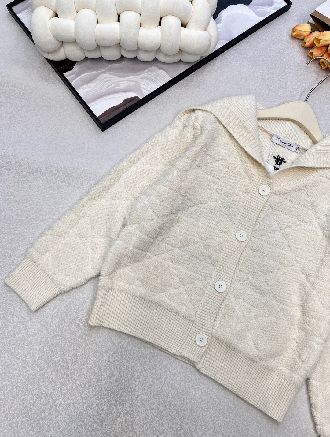 🆕Dior 秋冬新品海军大翻领开衫毛衣超级火爆经典系列来，经典藤条纹纹路清晰 毛绒紧密厚实 宽松廓形 简