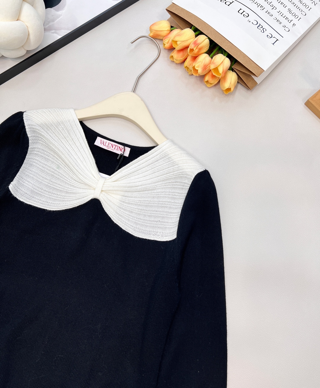 🆕Valentino2025新款立体蝴蝶结套头针织毛衣，定制YB羊毛纱线织造 柔软舒适 洋气显瘦 圆领套