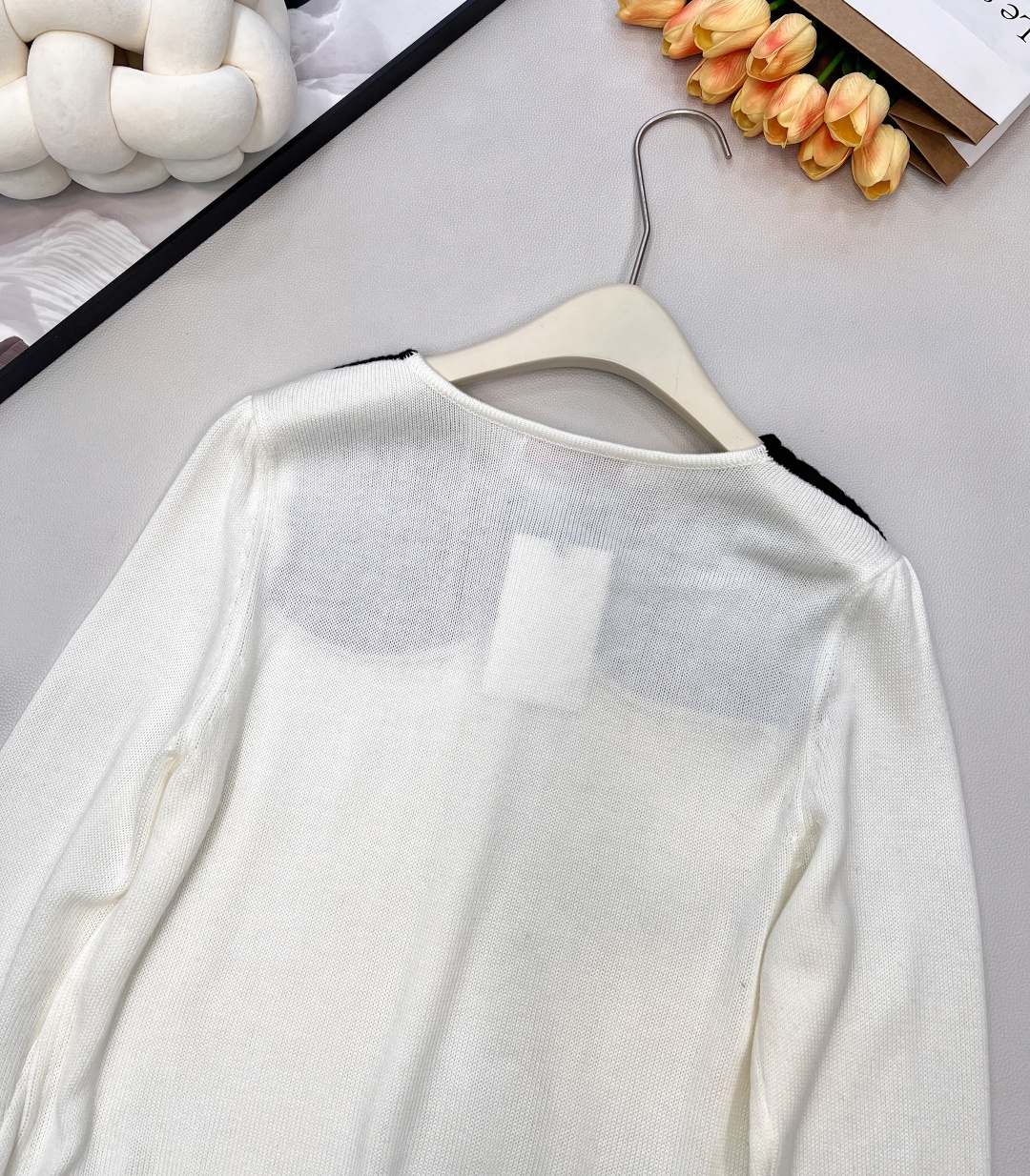 🆕Valentino2025新款立体蝴蝶结套头针织毛衣，定制YB羊毛纱线织造 柔软舒适 洋气显瘦 圆领套