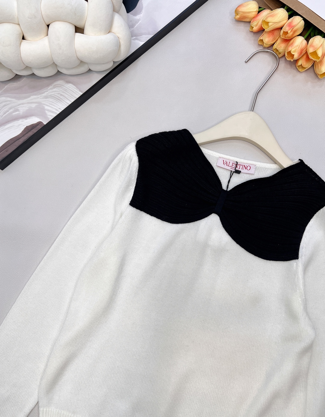 🆕Valentino2025新款立体蝴蝶结套头针织毛衣，定制YB羊毛纱线织造 柔软舒适 洋气显瘦 圆领套