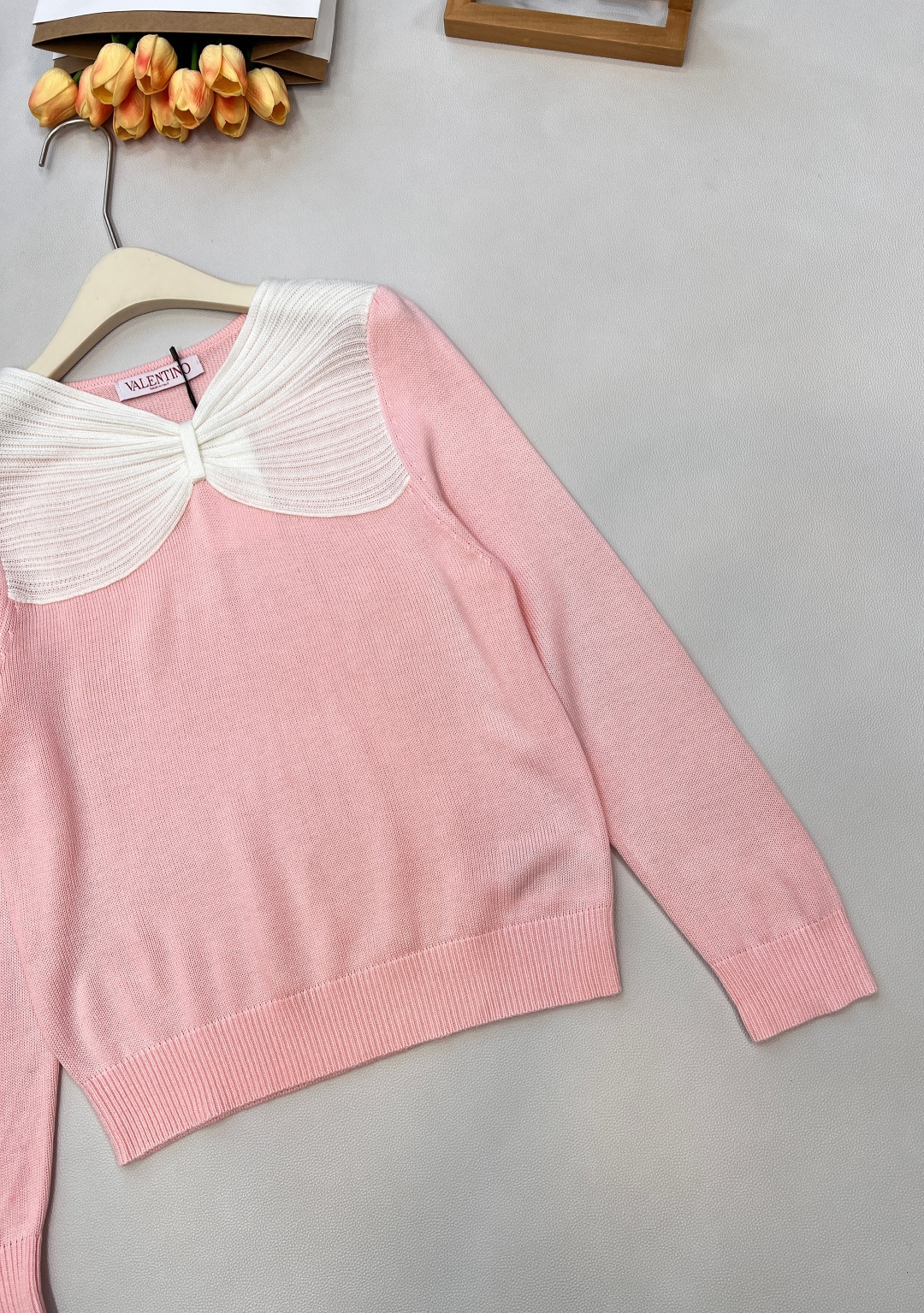 🆕Valentino2025新款立体蝴蝶结套头针织毛衣，定制YB羊毛纱线织造 柔软舒适 洋气显瘦 圆领套