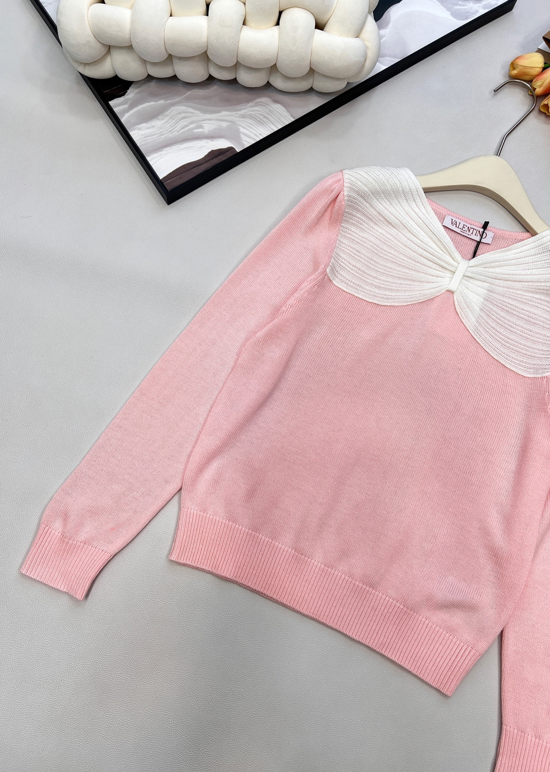 🆕Valentino2025新款立体蝴蝶结套头针织毛衣，定制YB羊毛纱线织造 柔软舒适 洋气显瘦 圆领套