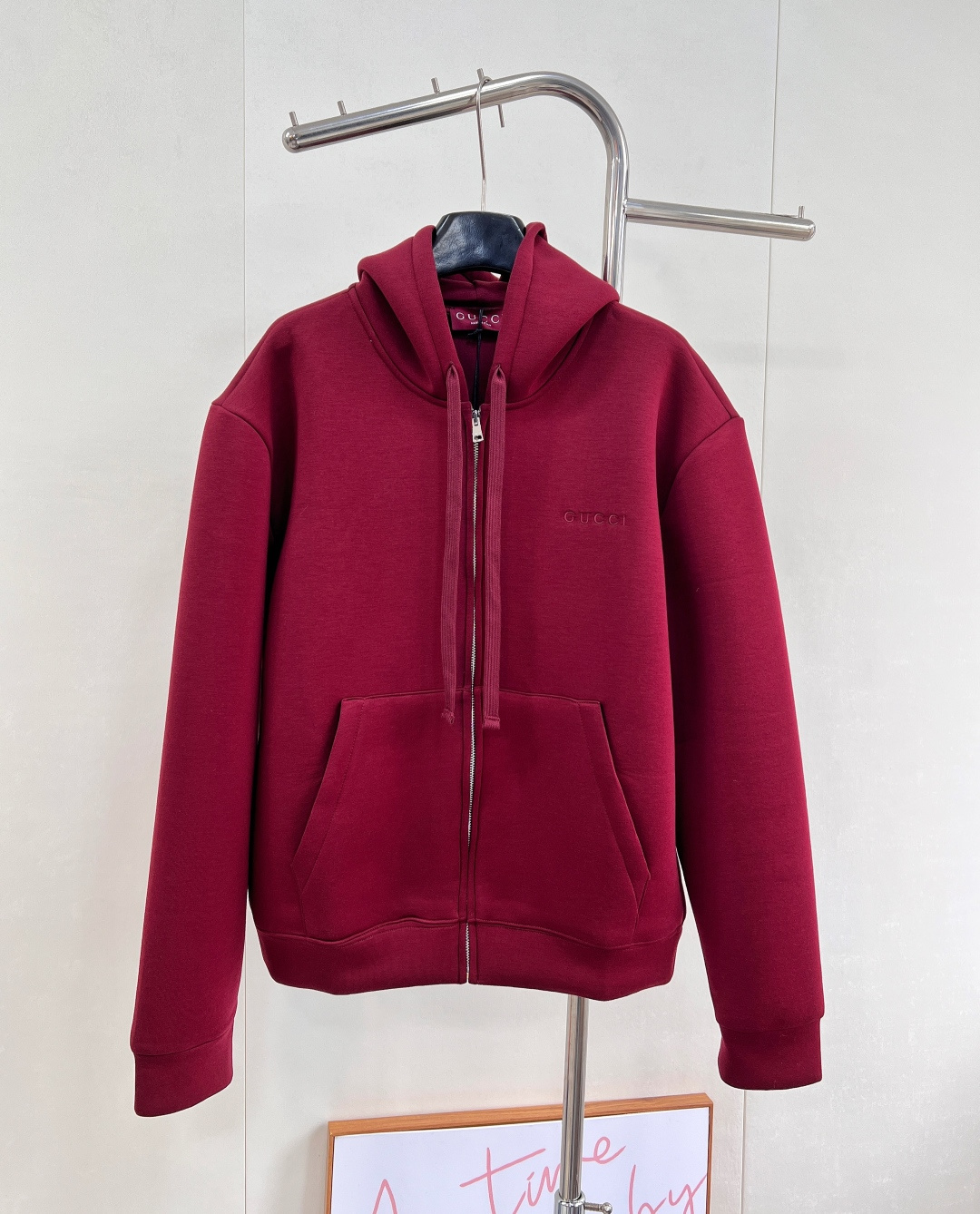 NO:586859,Gucci's new hooded drawstring sweatshirt jacket, customized pYB imported air cotton material, warm and comfortable in autumn and winter, crisp and stylish, hooded zipper jacket cut, easy to put on and take off the zipper, drawstring adjustment, with the embroidered brand logo on the chest to show more personality, highlight the brand positioning, enhance the texture, the best choice for daily casual wear, high-end fashion. Customized fabrics, three standards are complete, the same style for men and women is shipped in large quantities. Size smlXL  coding,,gucci,hoodie,sweatshirts,jackets & coats,hats,alexander wang19860909Gucci新款连帽抽绳卫衣外套,定制pYB进口空气全棉材质,秋冬保暖舒适,挺括有型,连帽拉链外套剪裁,拉链穿脱方便,抽绳调节,配合胸前刺绣品牌徽标更显个性,彰显品牌定位,提升质感,日常休闲穿搭不二之选,高级时髦.定制面辅料 ,三标齐全,男女同款大货出 尺码smlXL 编码,,gucci,hoodie,sweatshirts,jackets & coats,hats,alexander wang,Women's clothing