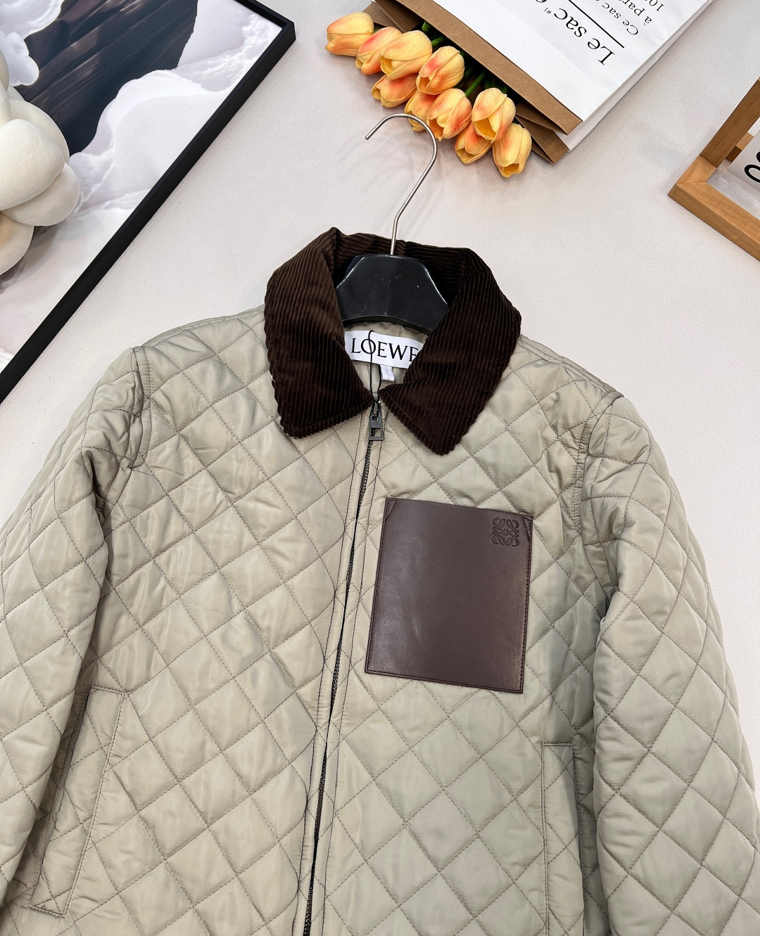 🆕Loewe2025新款灯芯绒领菱格纹棉服外套，定制YB防风防水尼龙材质，羽绒棉填充内里，整件轻盈保暖，