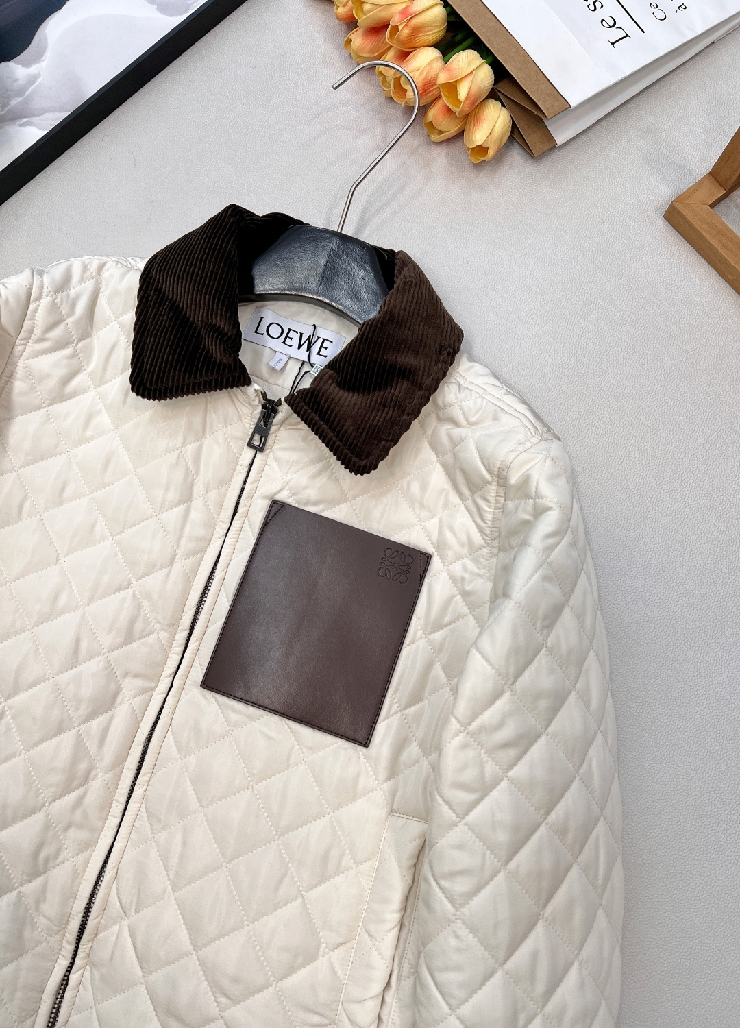 🆕Loewe2025新款灯芯绒领菱格纹棉服外套，定制YB防风防水尼龙材质，羽绒棉填充内里，整件轻盈保暖，