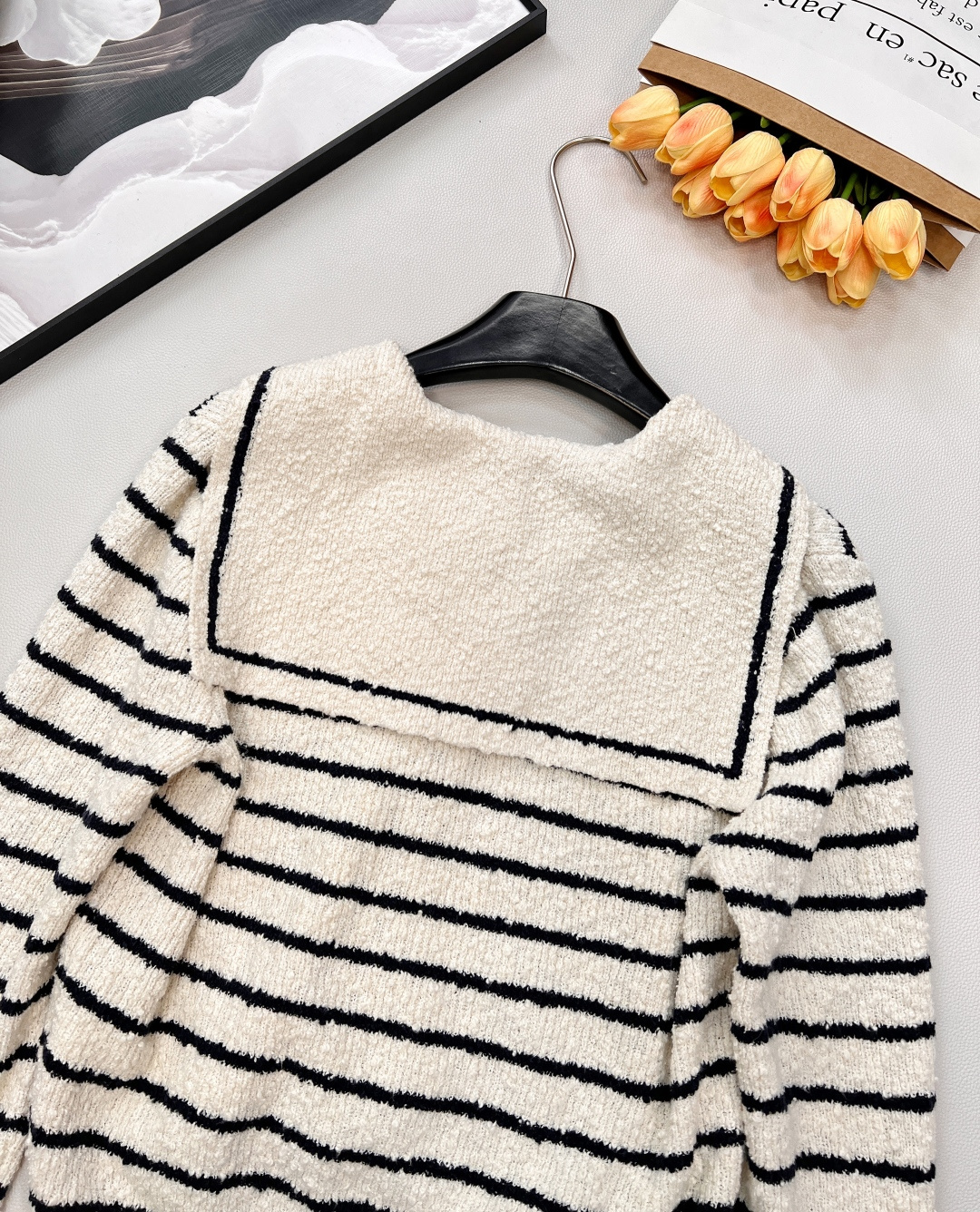 🆕Dior2025新款披肩翻领针织条纹开衫，定制YB棉毛纱线织造，柔软细腻，质感舒适，披肩翻领开衫剪裁，