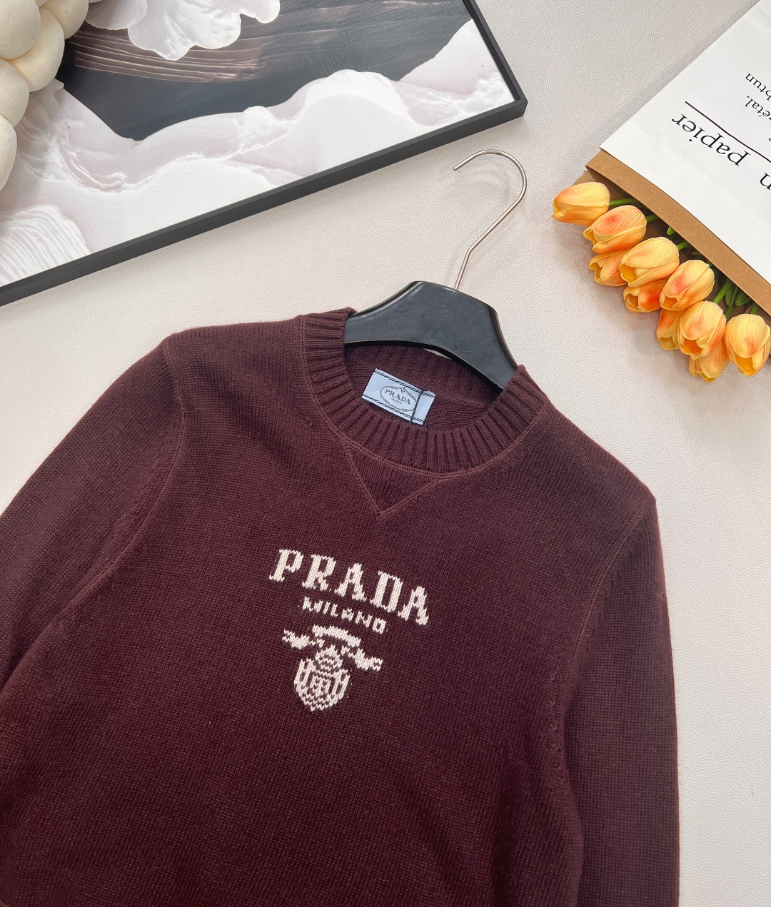 🆕Prada普拉达新款字母徽标毛衣，经典了而且上身超舒服 面料超鸡柔软 绝了小短款的款式很显瘦显小小一只