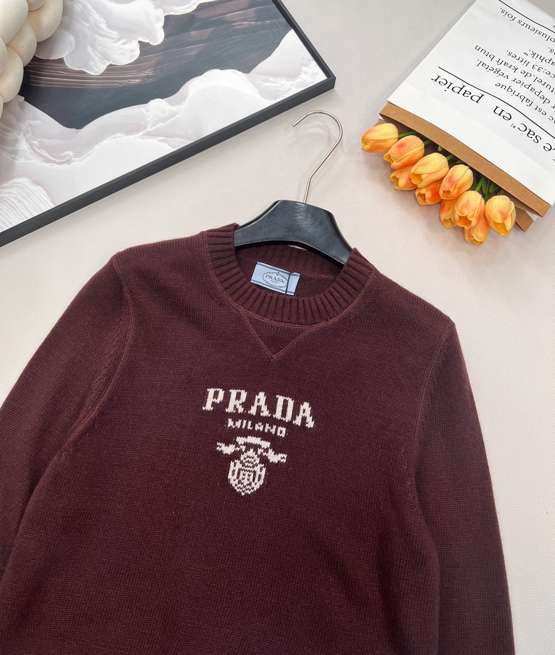 🆕Prada普拉达新款字母徽标毛衣，经典了而且上身超舒服 面料超鸡柔软 绝了小短款的款式很显瘦显小小一只