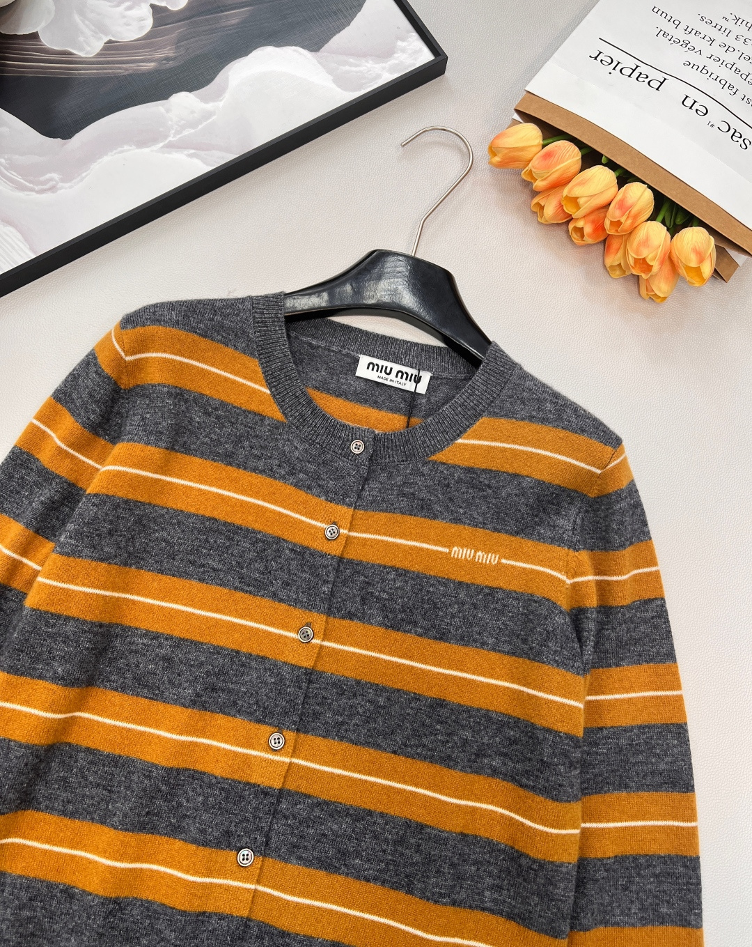 🆕Miumiu25Fw早秋新款 撞色条纹羊绒针织开衫丨⚠独家高版出品！山羊绒混纺面料，自带云朵般的轻软蓬
