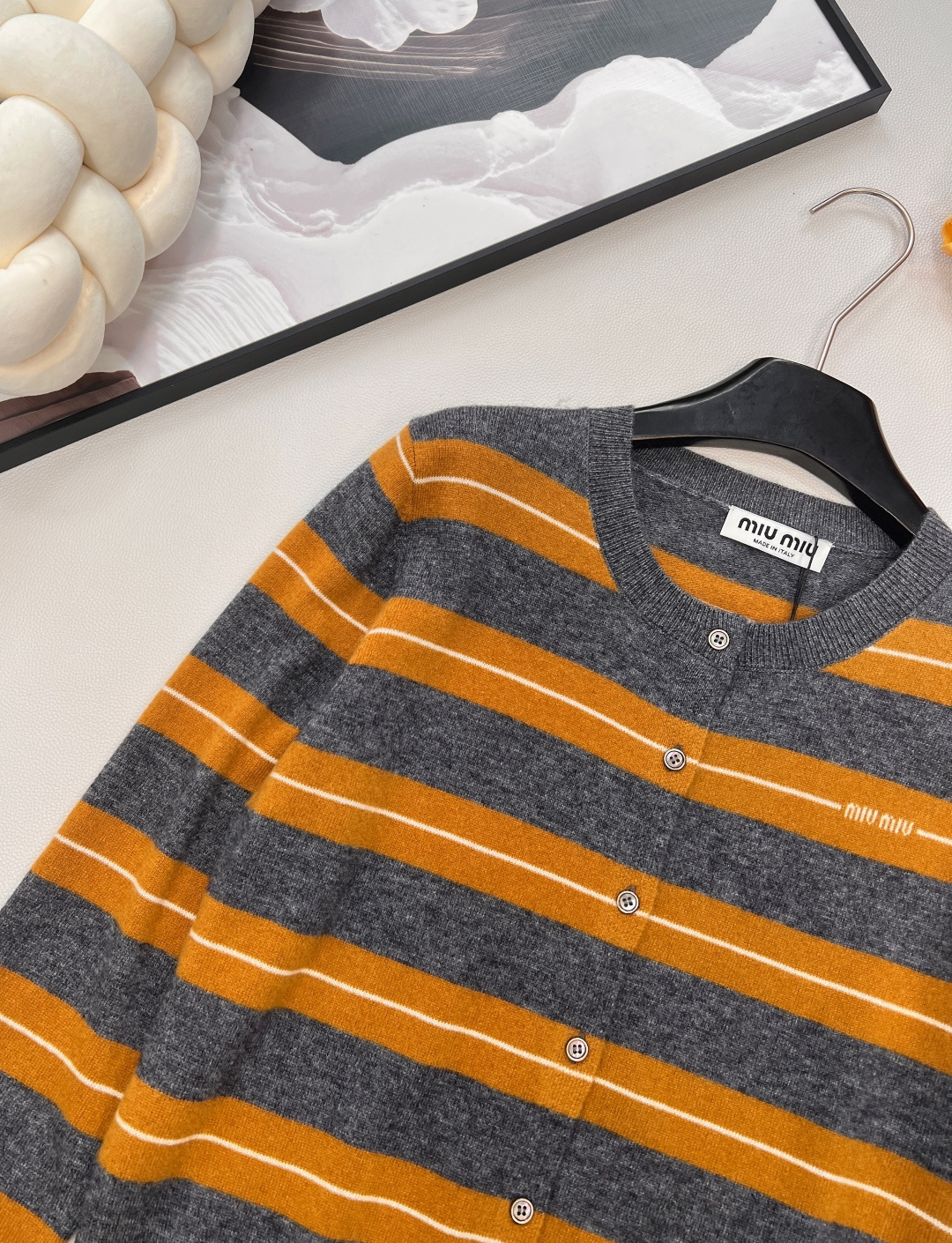 🆕Miumiu25Fw早秋新款 撞色条纹羊绒针织开衫丨⚠独家高版出品！山羊绒混纺面料，自带云朵般的轻软蓬