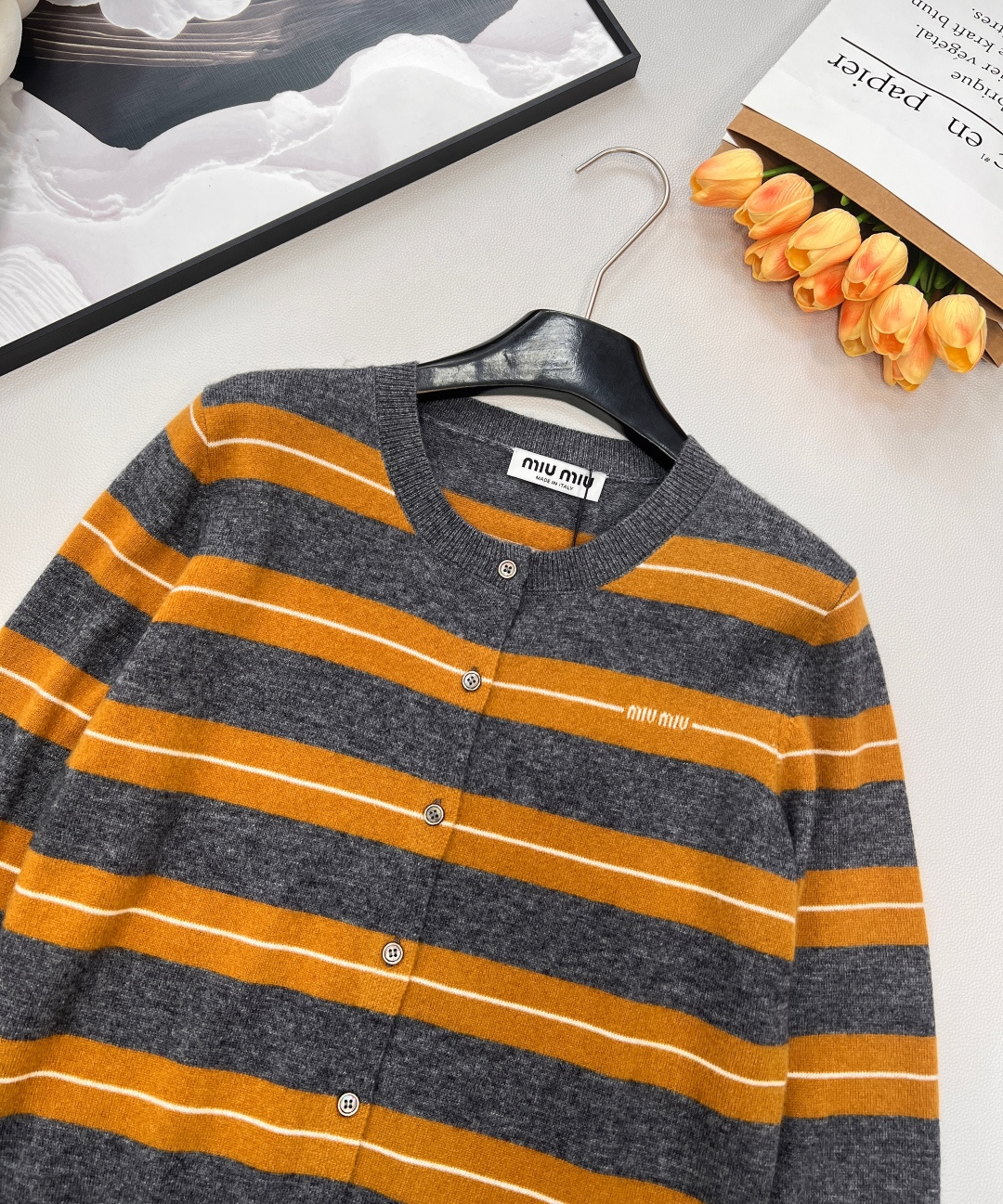 🆕Miumiu25Fw早秋新款 撞色条纹羊绒针织开衫丨⚠独家高版出品！山羊绒混纺面料，自带云朵般的轻软蓬