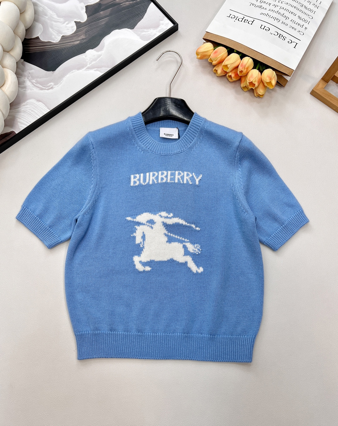 🆕Burberry2025新款圆领钩花套头毛衣，定制YB羊绒羊毛纱线织造 质感高级 舒适柔软 圆领短袖毛