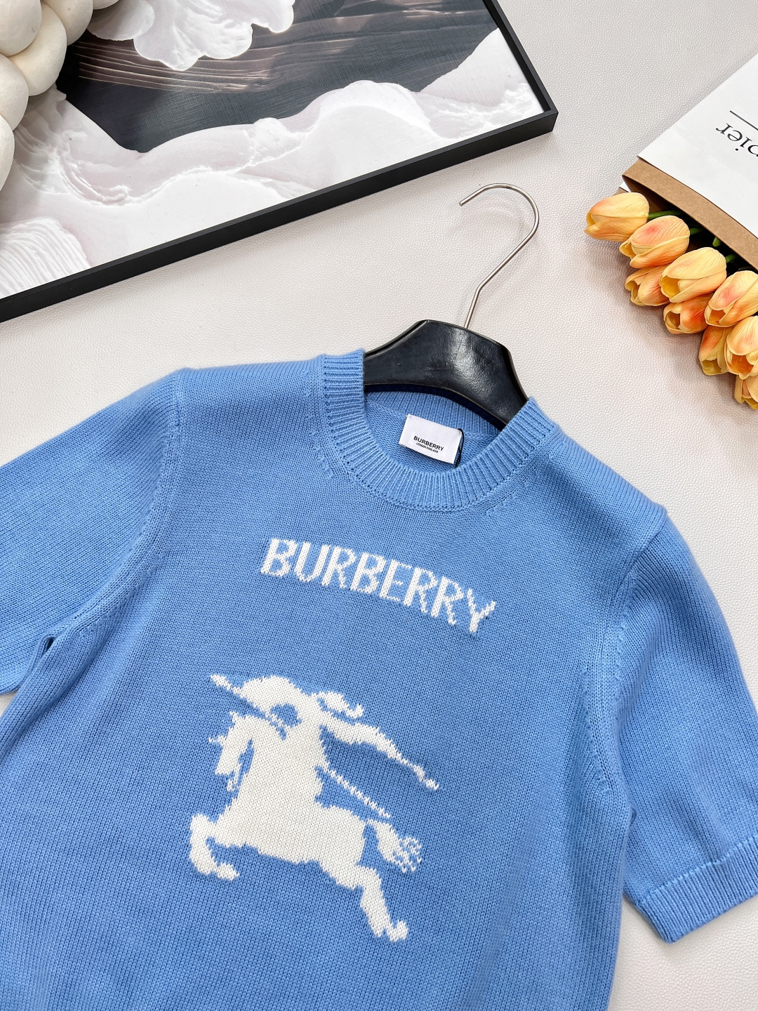 🆕Burberry2025新款圆领钩花套头毛衣，定制YB羊绒羊毛纱线织造 质感高级 舒适柔软 圆领短袖毛