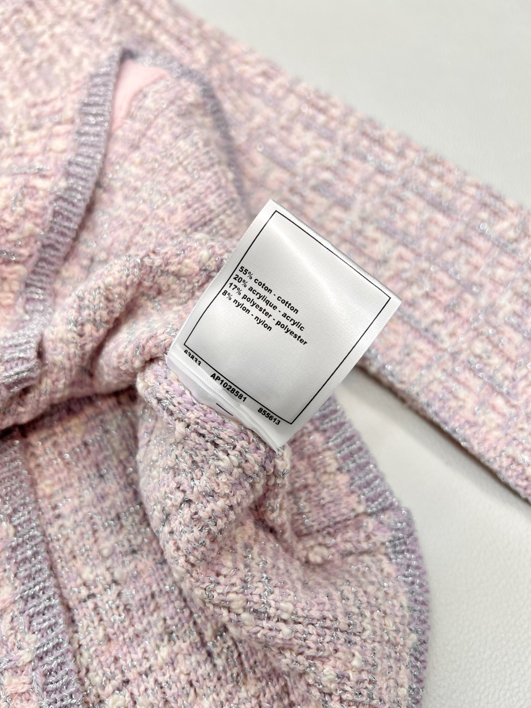 🆕Chanel2025新圆领串珠针织开衫，定制YB羊毛针织材质，质感高级，舒适柔软，圆领开衫剪裁，领口袖