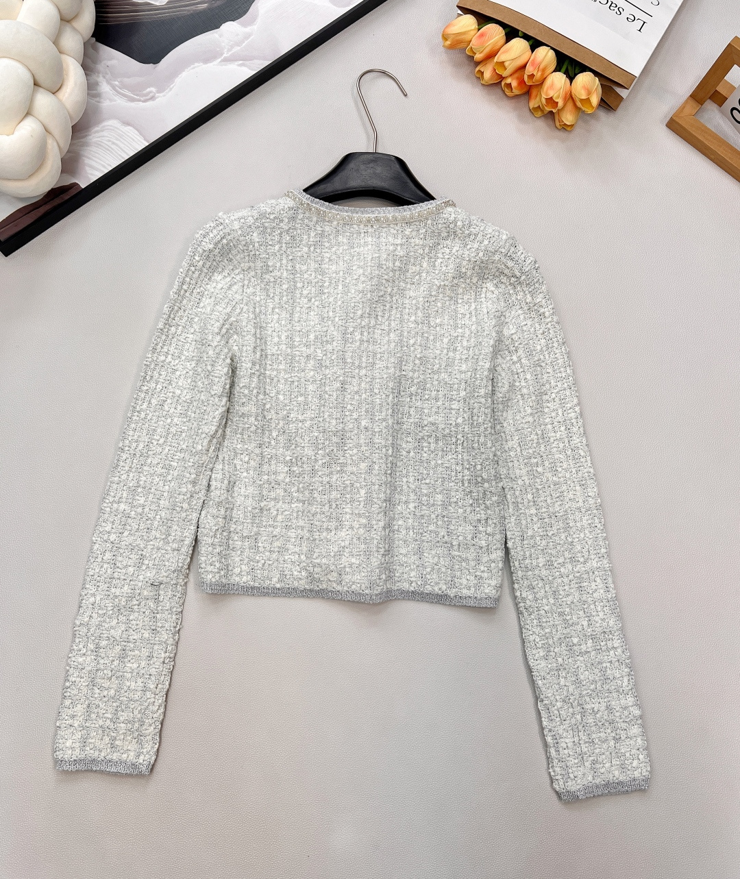 🆕Chanel2025新圆领串珠针织开衫，定制YB羊毛针织材质，质感高级，舒适柔软，圆领开衫剪裁，领口袖