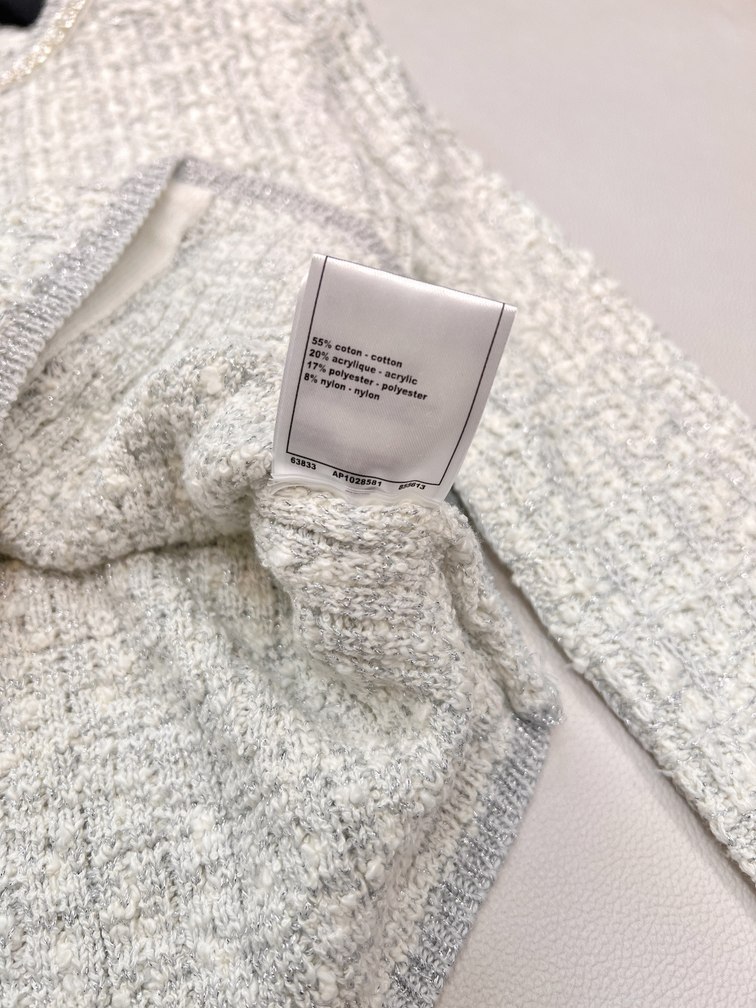 🆕Chanel2025新圆领串珠针织开衫，定制YB羊毛针织材质，质感高级，舒适柔软，圆领开衫剪裁，领口袖