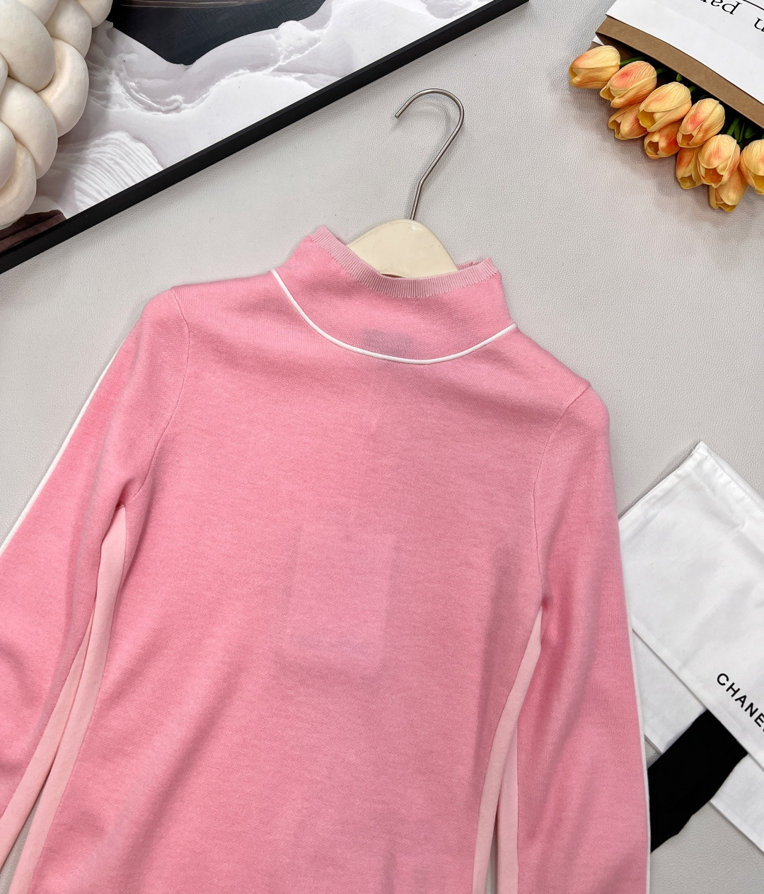 🆕Chanel2025新款小高领针织套头毛衣，25coco滑雪🎿系列#定制YB羊毛纱线织造，质感细腻，穿