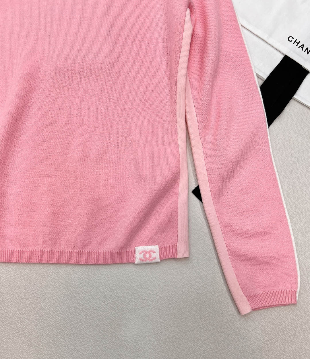🆕Chanel2025新款小高领针织套头毛衣，25coco滑雪🎿系列#定制YB羊毛纱线织造，质感细腻，穿